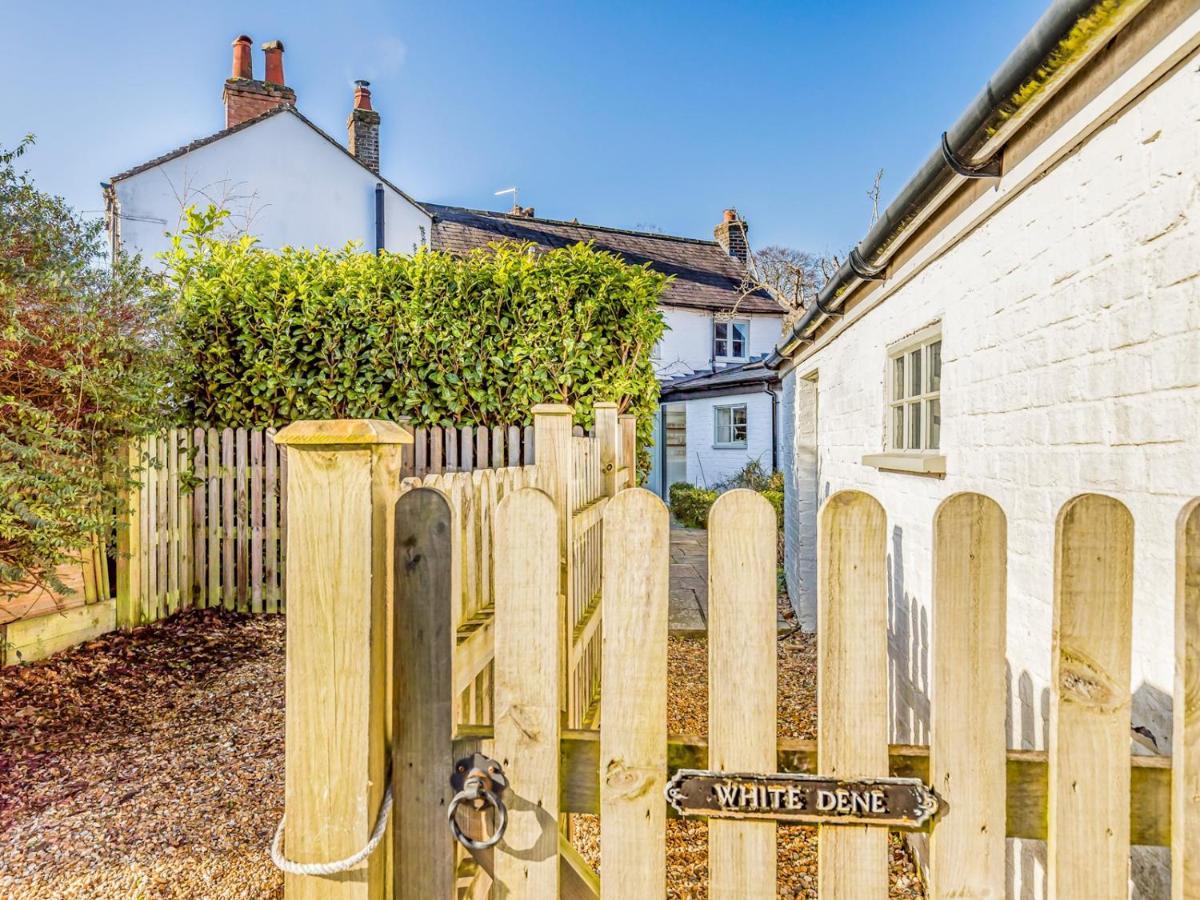 Pass The Keys Charming Downland Cottage Chichester Kültér fotó