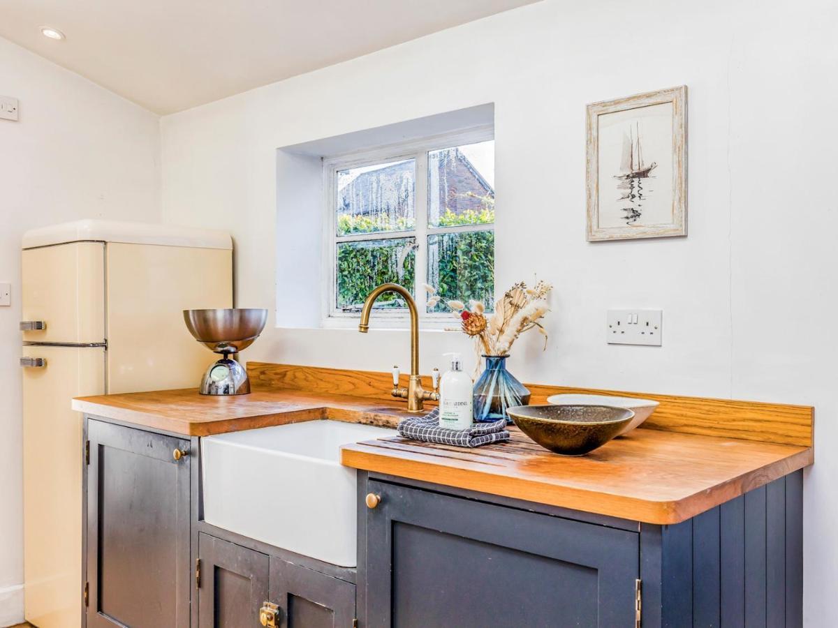 Pass The Keys Charming Downland Cottage Chichester Kültér fotó