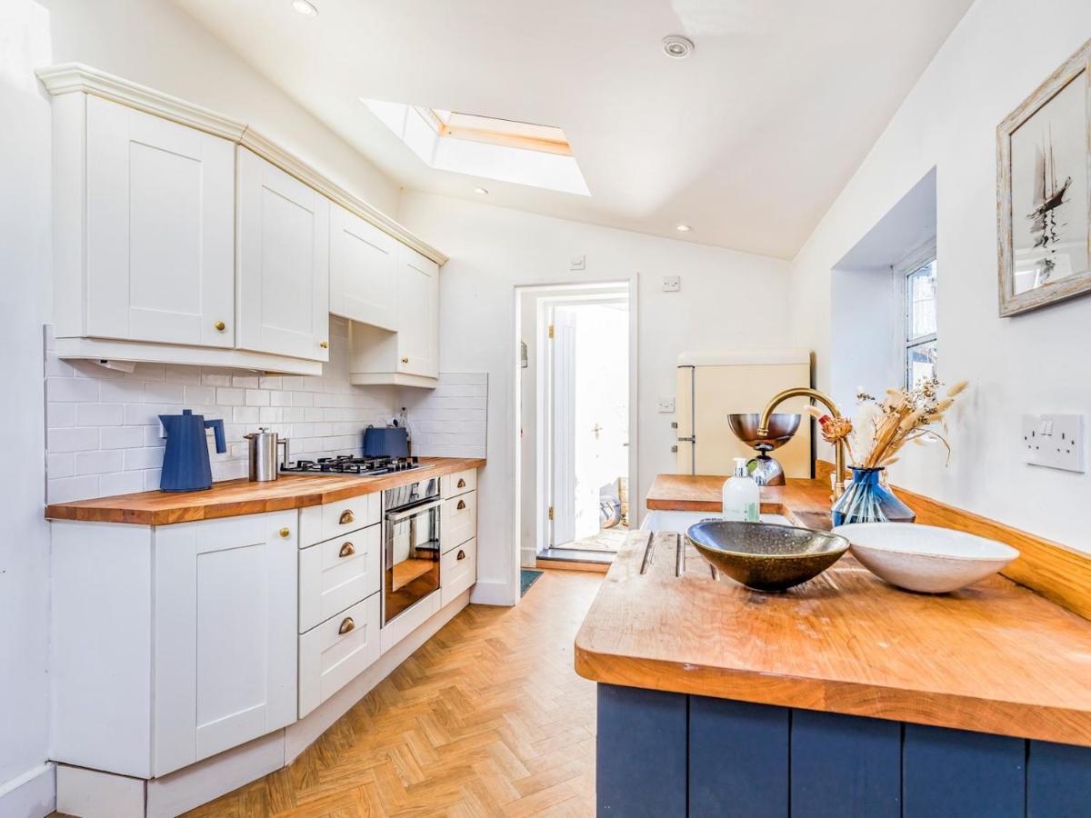 Pass The Keys Charming Downland Cottage Chichester Kültér fotó