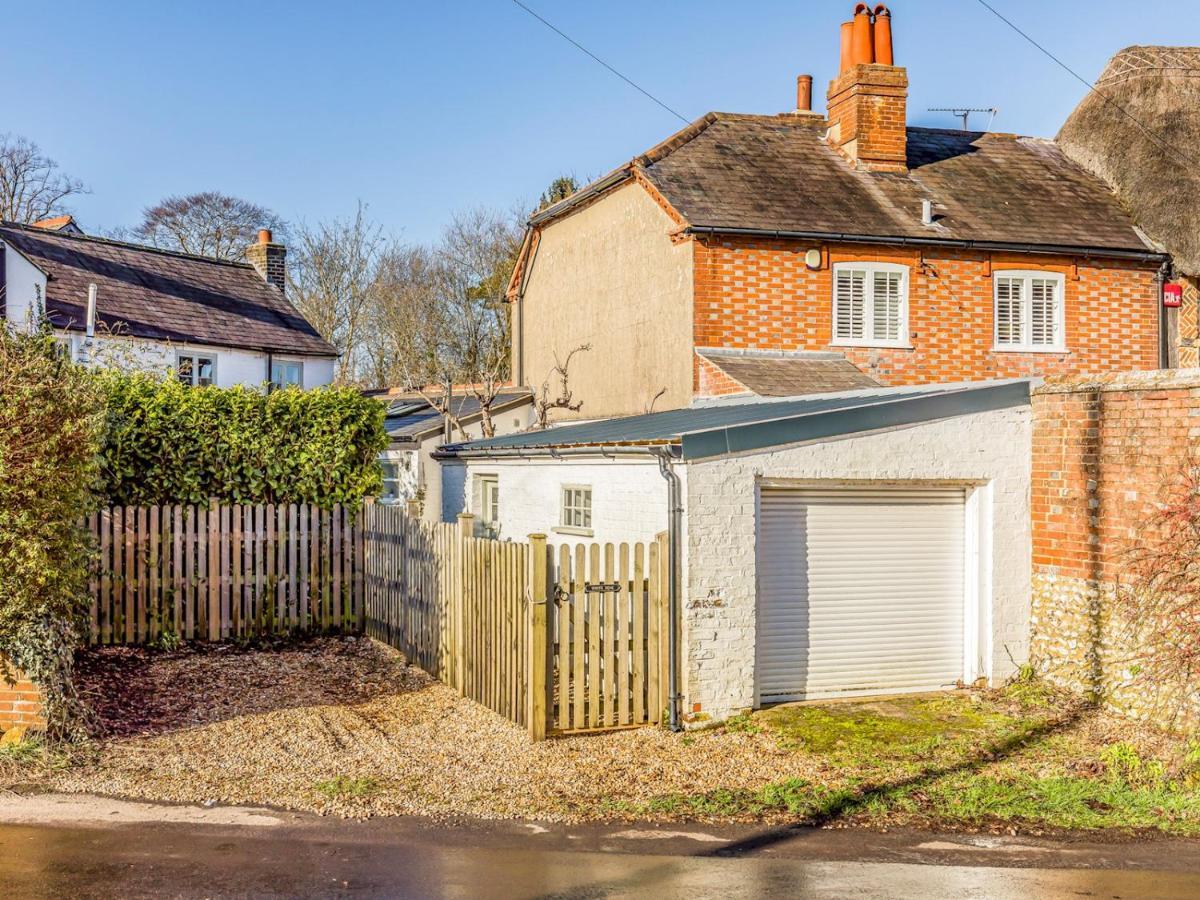 Pass The Keys Charming Downland Cottage Chichester Kültér fotó